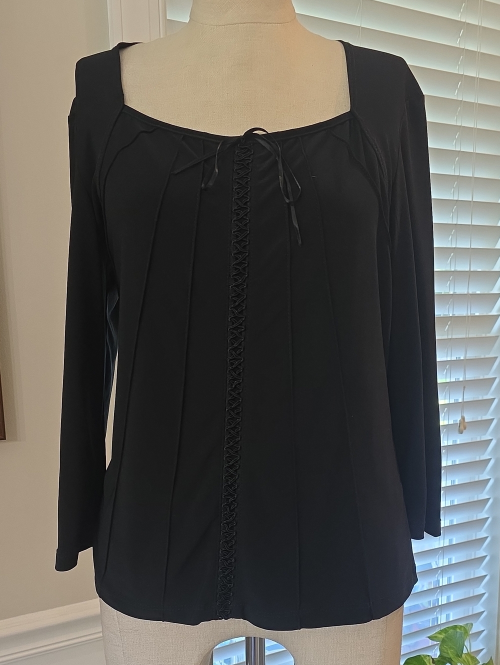 Susan Lawrence Petite Black Long-Sleeve Pleated Blouse with Center Braid